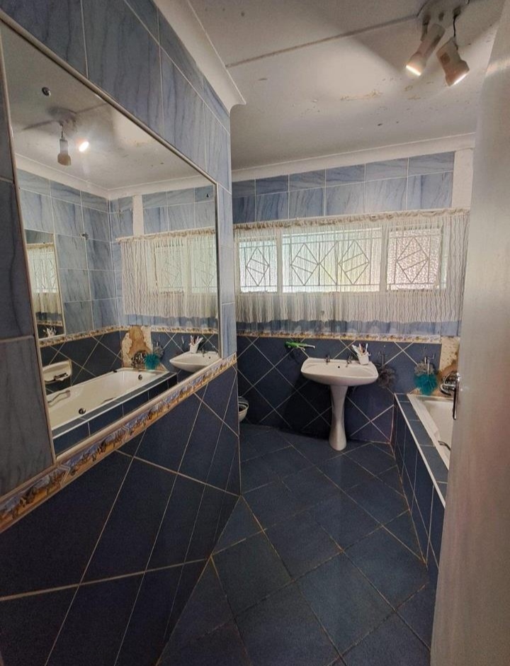4 Bedroom Property for Sale in Roosheuwel North West